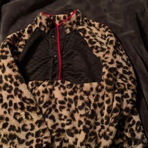 Leopard print pull over 2x never worn